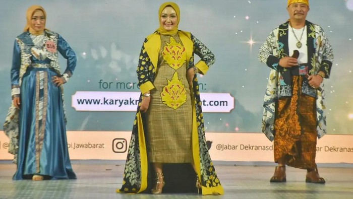 6 Motif Batik Kasumedangan Mejeng di KKJ & PKJB 2022